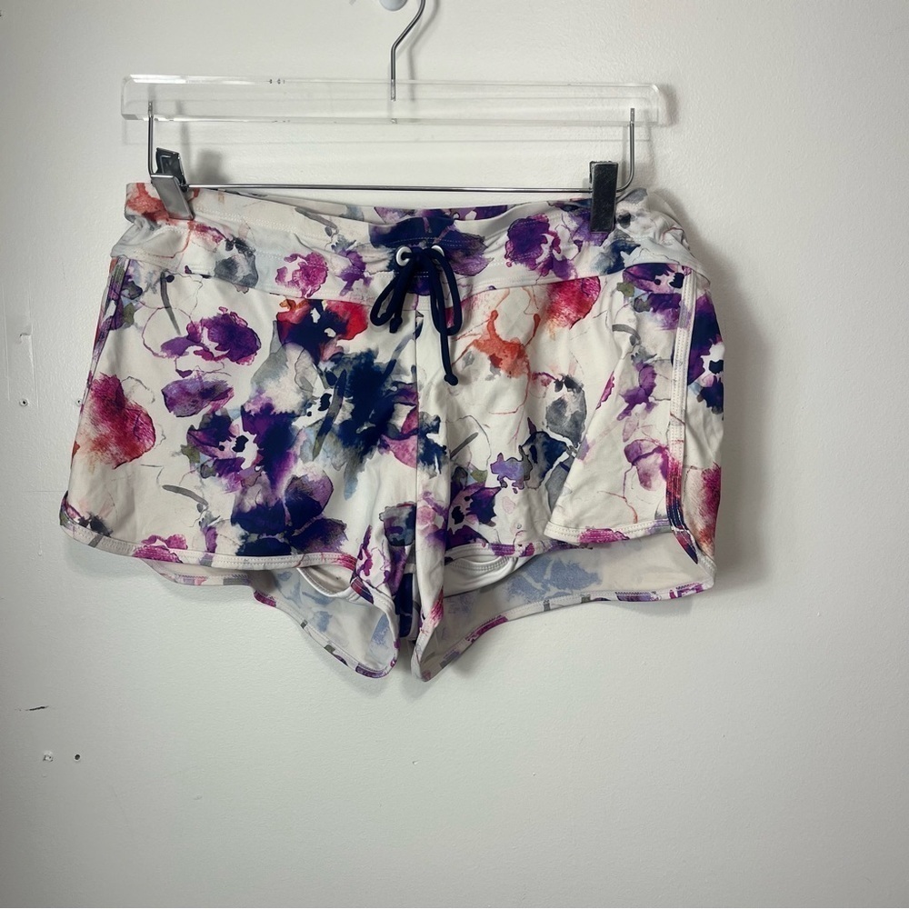 Athleta Floral tie front stretch shorts size xl 1739